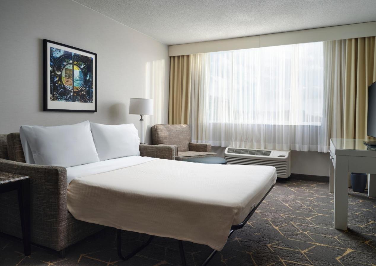 Holiday Inn & Suites Boston Peabody, An Ihg Hotel Exterior photo