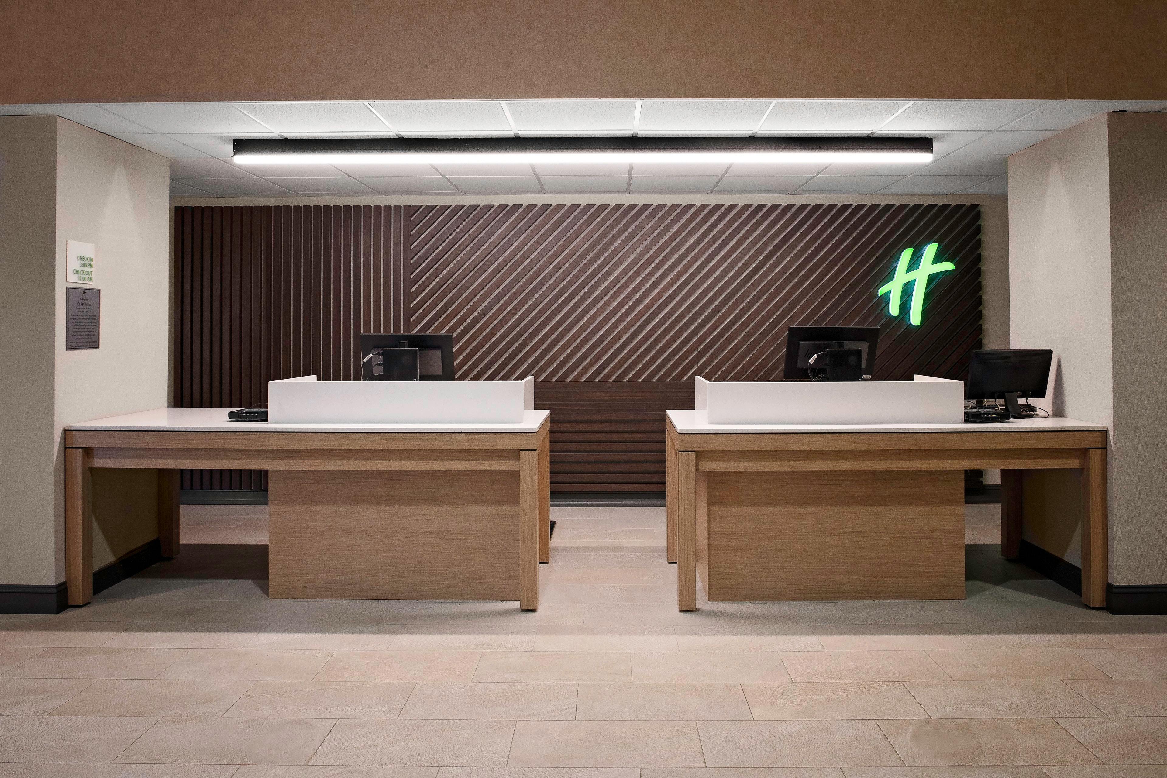 Holiday Inn & Suites Boston Peabody, An Ihg Hotel Exterior photo