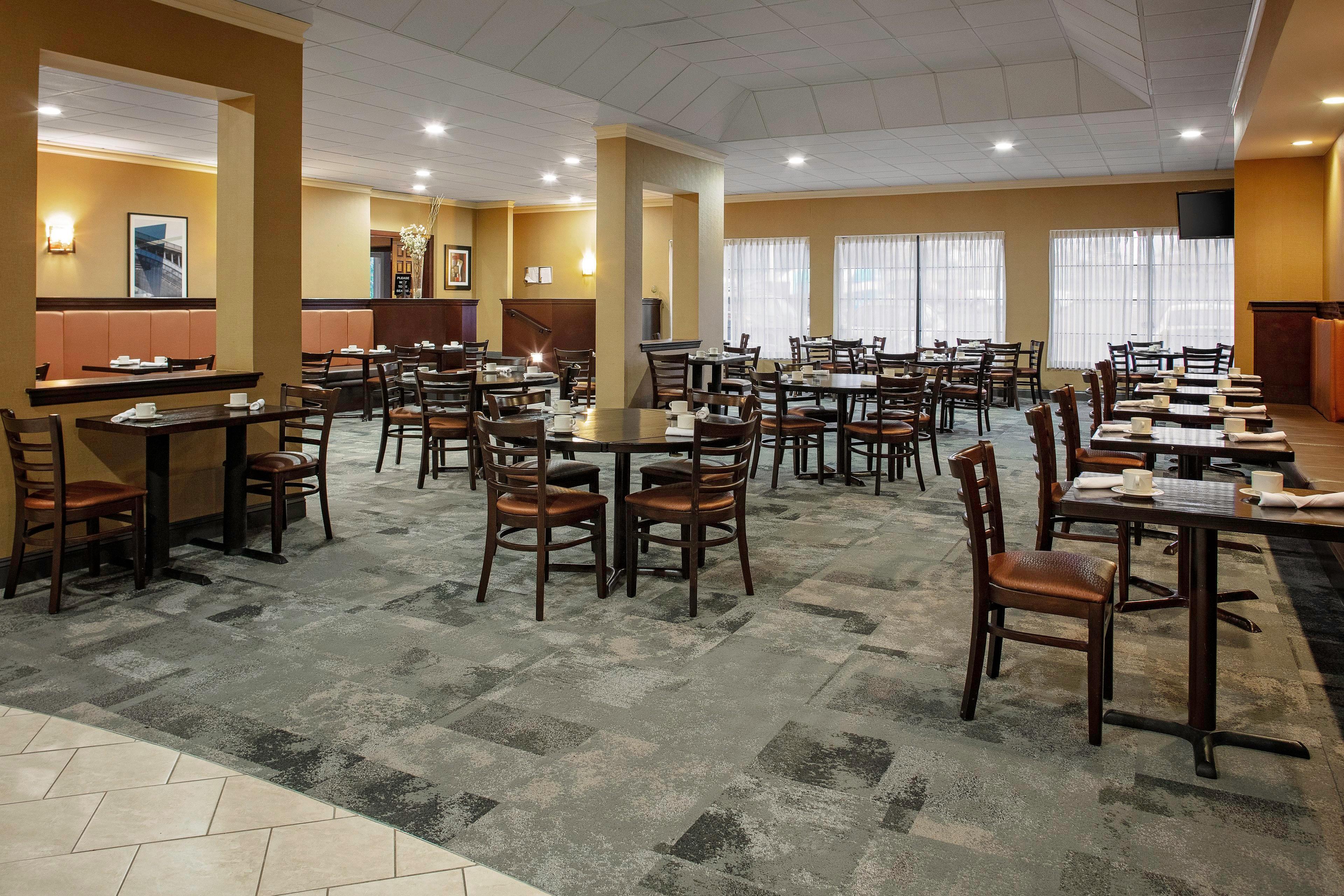 Holiday Inn & Suites Boston Peabody, An Ihg Hotel Exterior photo